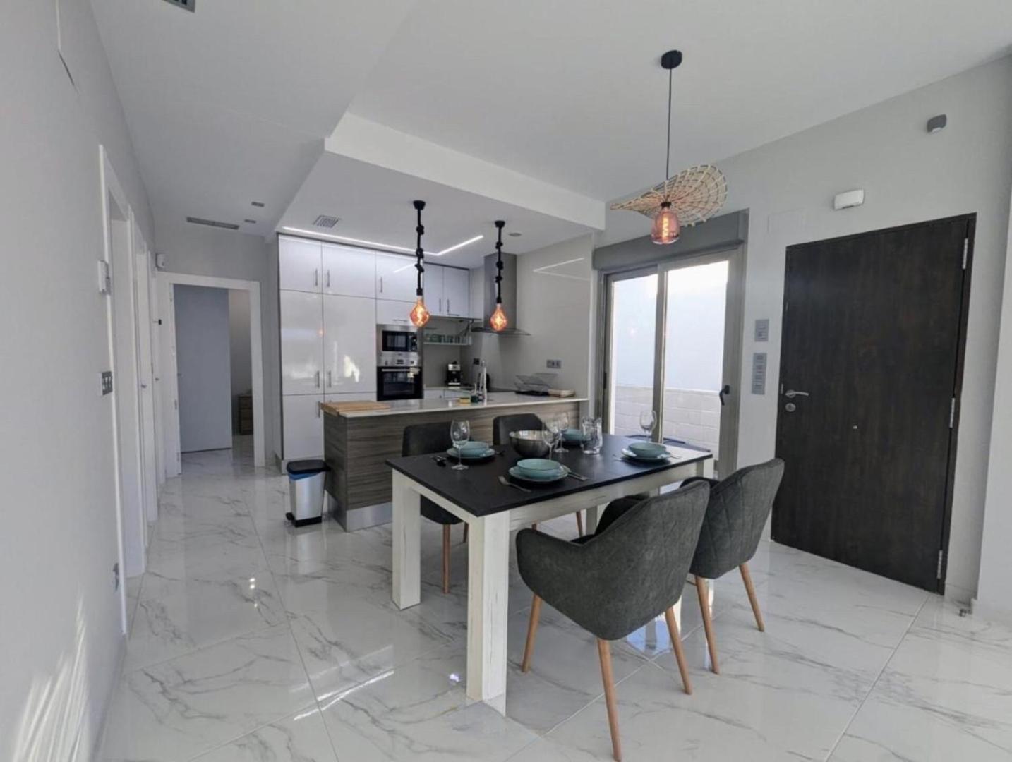 Fee4Me Villa, Pool, Roofterrace & Relax อาลิกันเต ภายนอก รูปภาพ